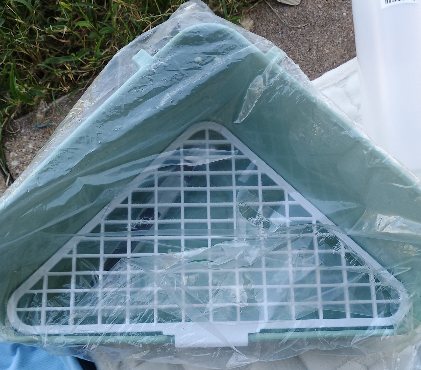 Indoor Pet Pan for with Snap Fastener for Small Animals, Green