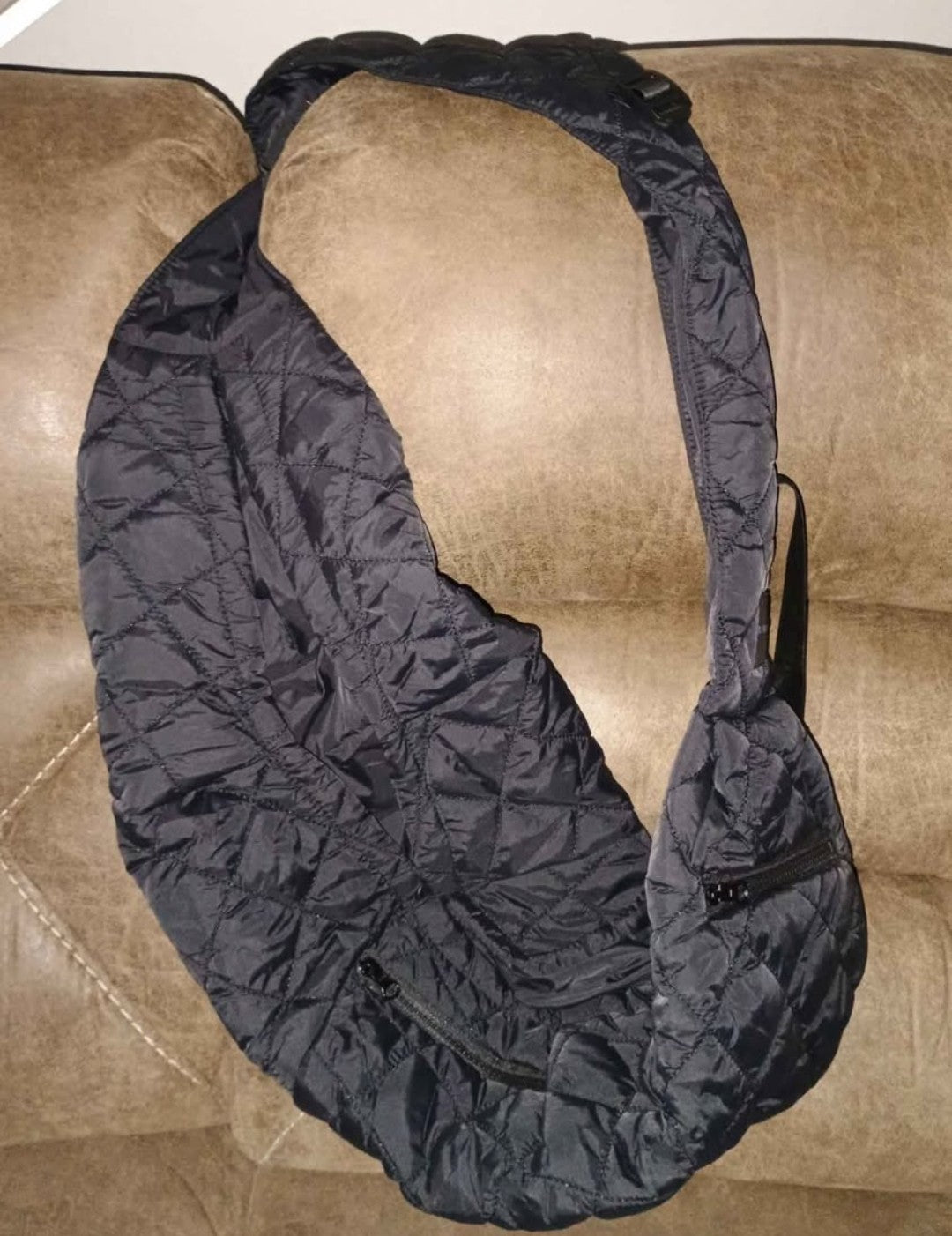 Dog and Cat Sling Carrier for Small Medium Puppy & Kitten Carrying, Wearable Crossbody Purse Bag with Adjustable Size and Shoulder Strap, Safety Clip, Two Zip Pockets (Black)