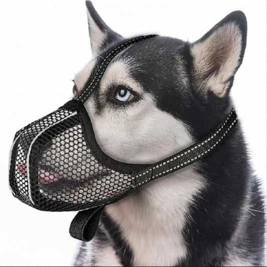 Adjustable Breathable Mesh Anti-Bite Dog Muzzle for Medium Dogs, Soft Scavenging Mouth Cover MEDIUM